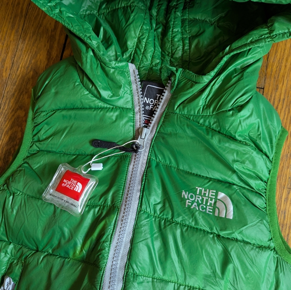 The North Face Summit Series Green Hooded Puffer Vest 110 (4-5 Approximately) - Picture 4 of 8